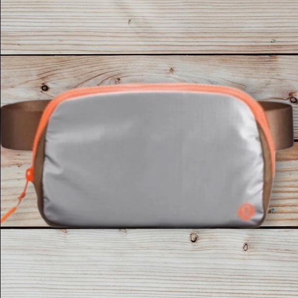 lululemon athletica Handbags - Lululemon Everywhere Belt Bag NWT